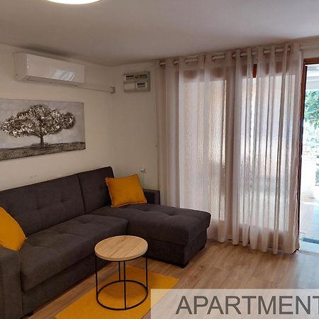 Apartmani Denis Stara Baška Exterior foto