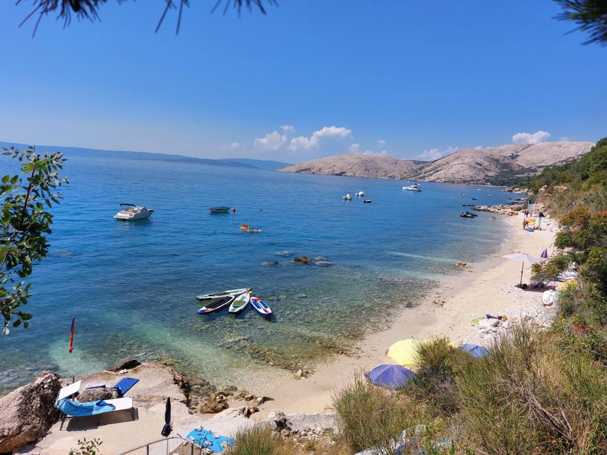 Apartmani Denis Stara Baška Exterior foto