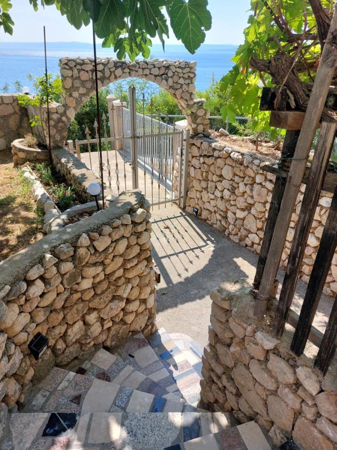 Apartmani Denis Stara Baška Exterior foto