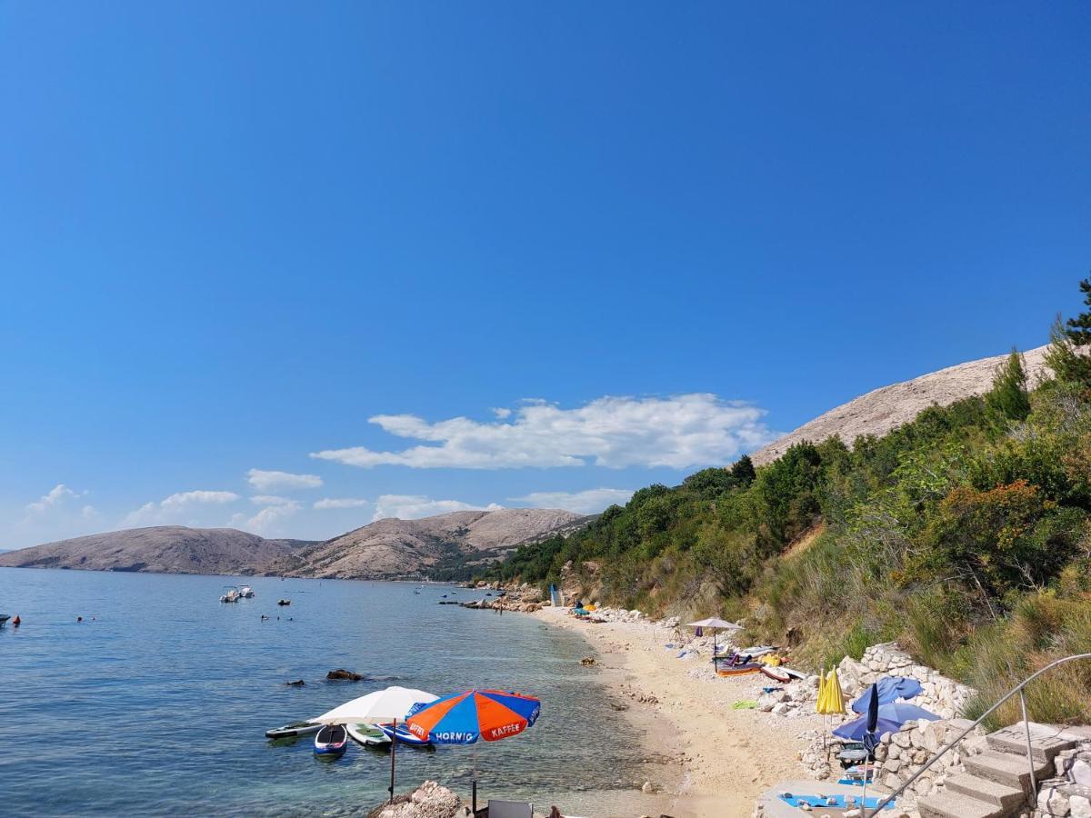 Apartmani Denis Stara Baška Exterior foto